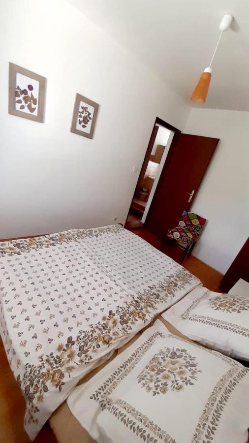 Apartman Ivan Vir Exteriör bild